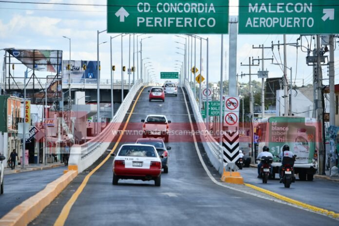 Distribuidor vial de la Gobernadores.
