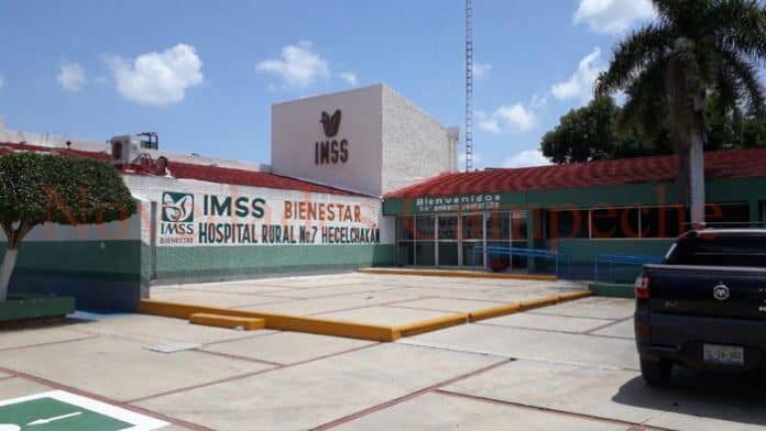 pario a su hija en el baño