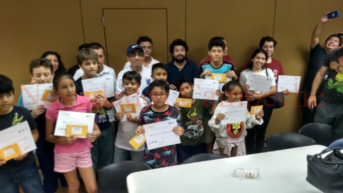 Los ganadores de las diferentes categorías que participaron en esta justa de ajedrez.