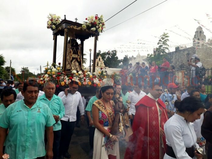 San Diego de Alcalá recorrió las calles de Nunkiní en el último día de su fiesta patronal.