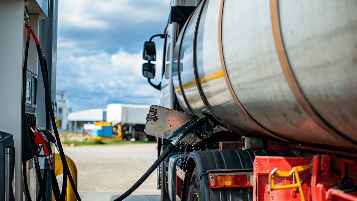 Hacienda reactiva estímulo fiscal al diésel tras alza de precio por guerra en Irán