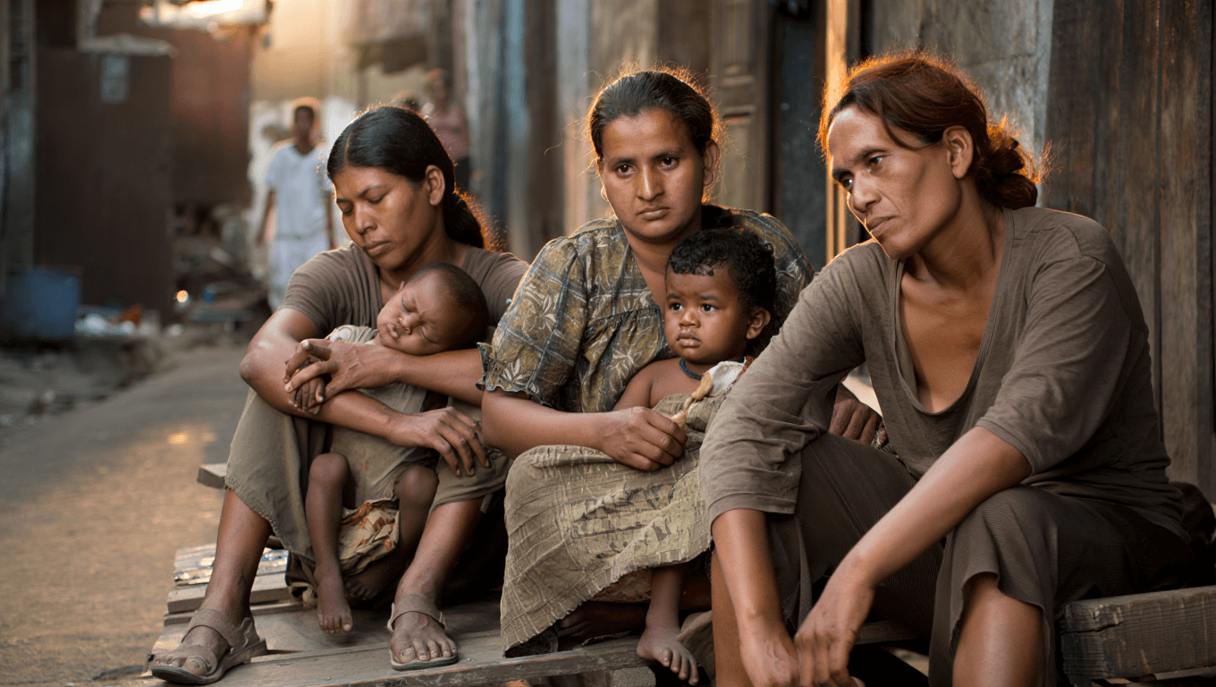 Labores de cuidados obstaculizan que mujeres salgan de la pobreza; 76% de quienes cuidan son ellas