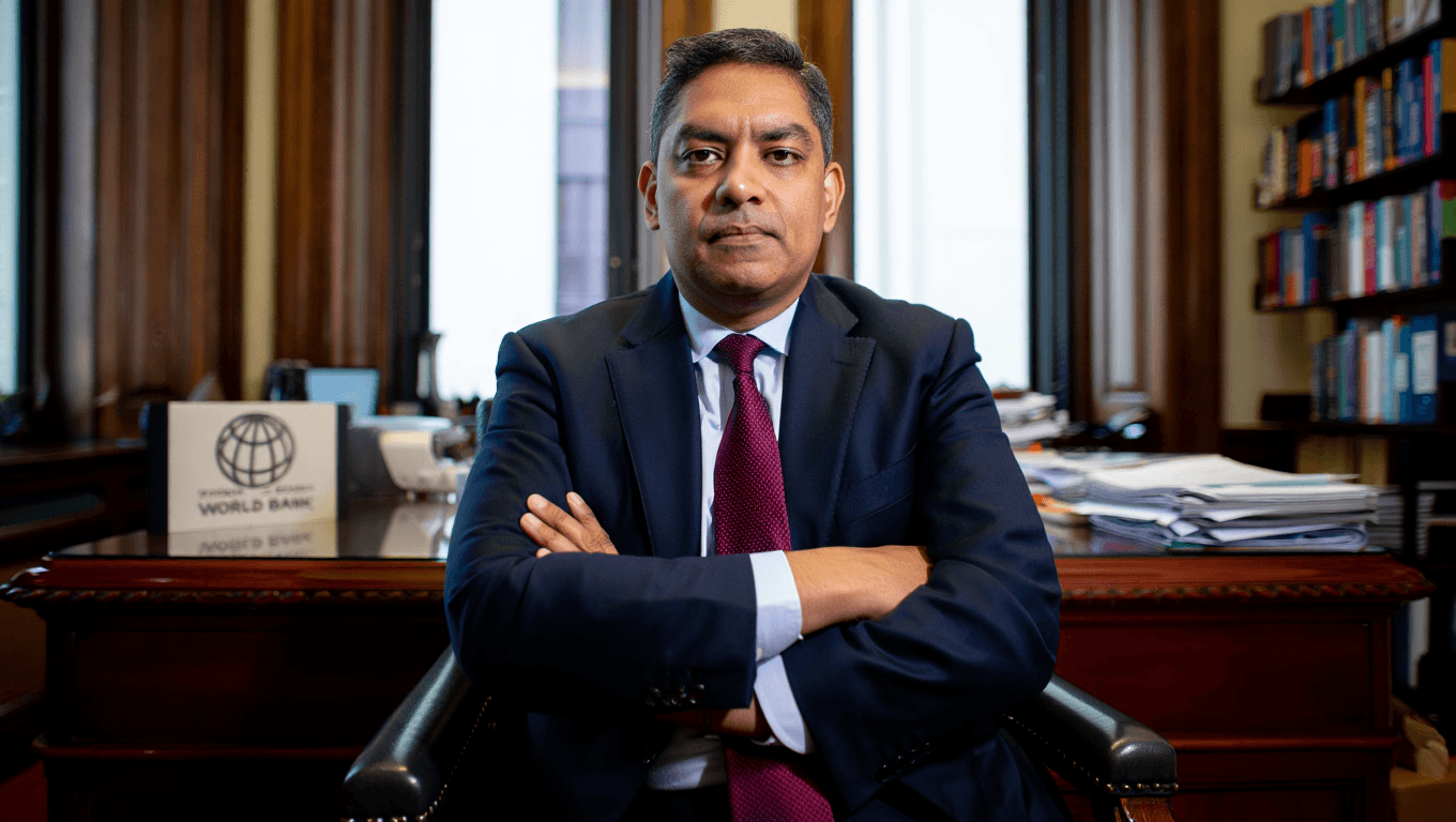 Indermit Gill, economista jefe del Banco Mundial, anuncia su jubilación para finales de agosto