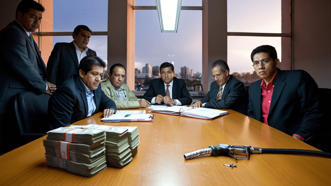 UIF y CNBV refuerzan alertas al sistema financiero contra
el huachicol
