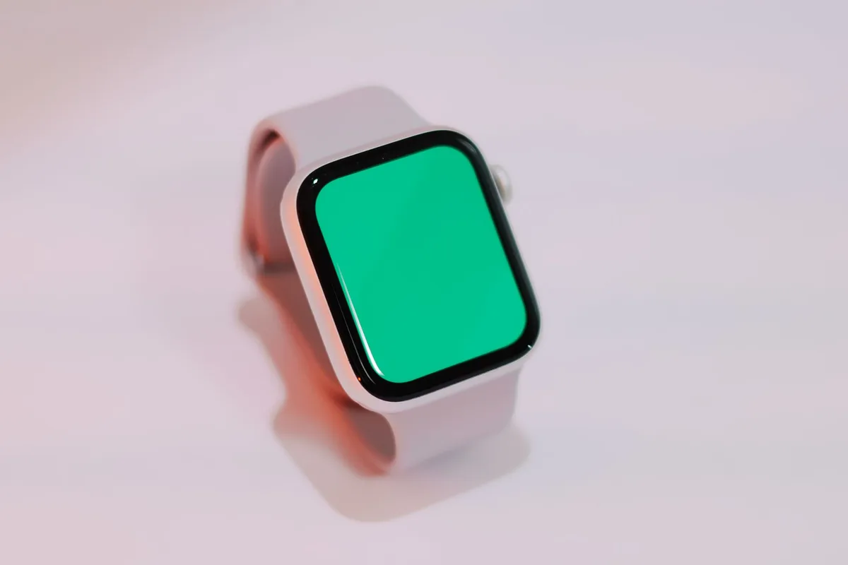 Comparativa de precios y especificaciones de relojes inteligentes en rango medio