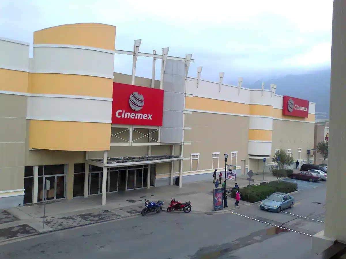 Cinemex confirma regreso de las funciones de medianoche en México con Avengers