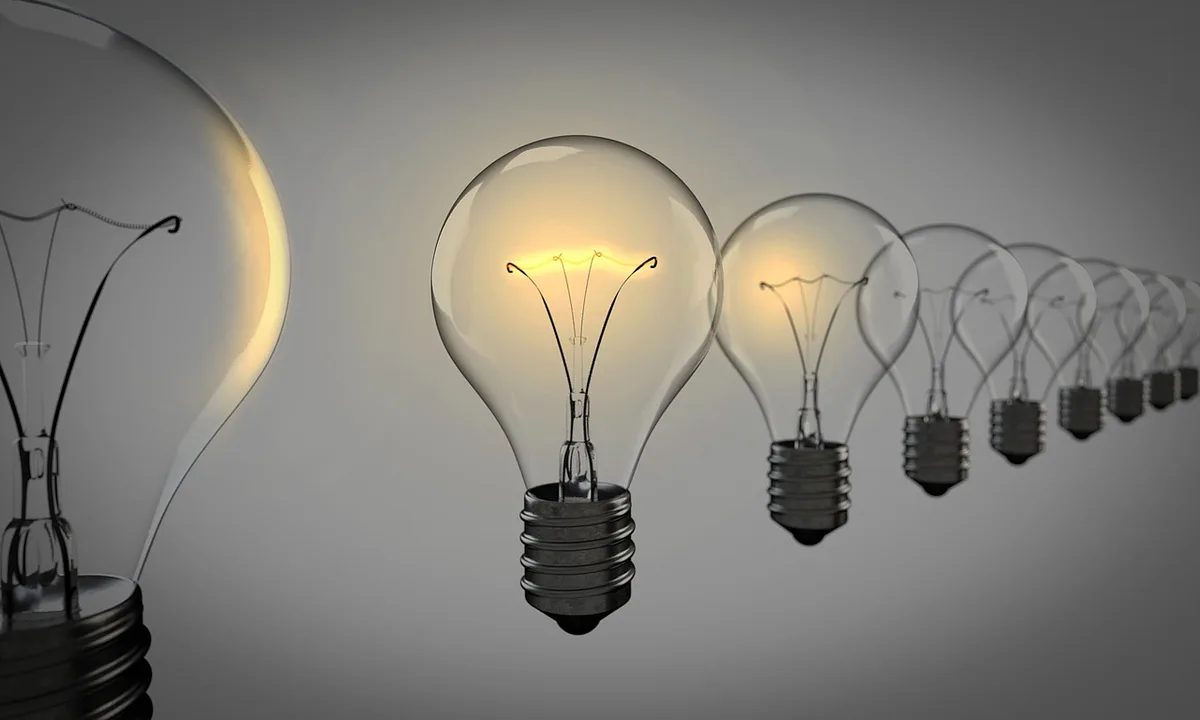 Ideas creativas desbloqueadas, energía creativa en movimiento