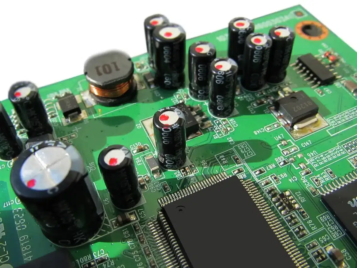 Circuito de bloqueo con chip independiente para desconectar sensores