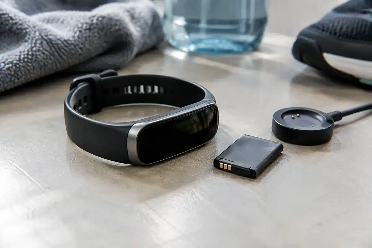 Fitbit Edge: precio desde 179,99 dólares, funciones y novedades de la pulsera de