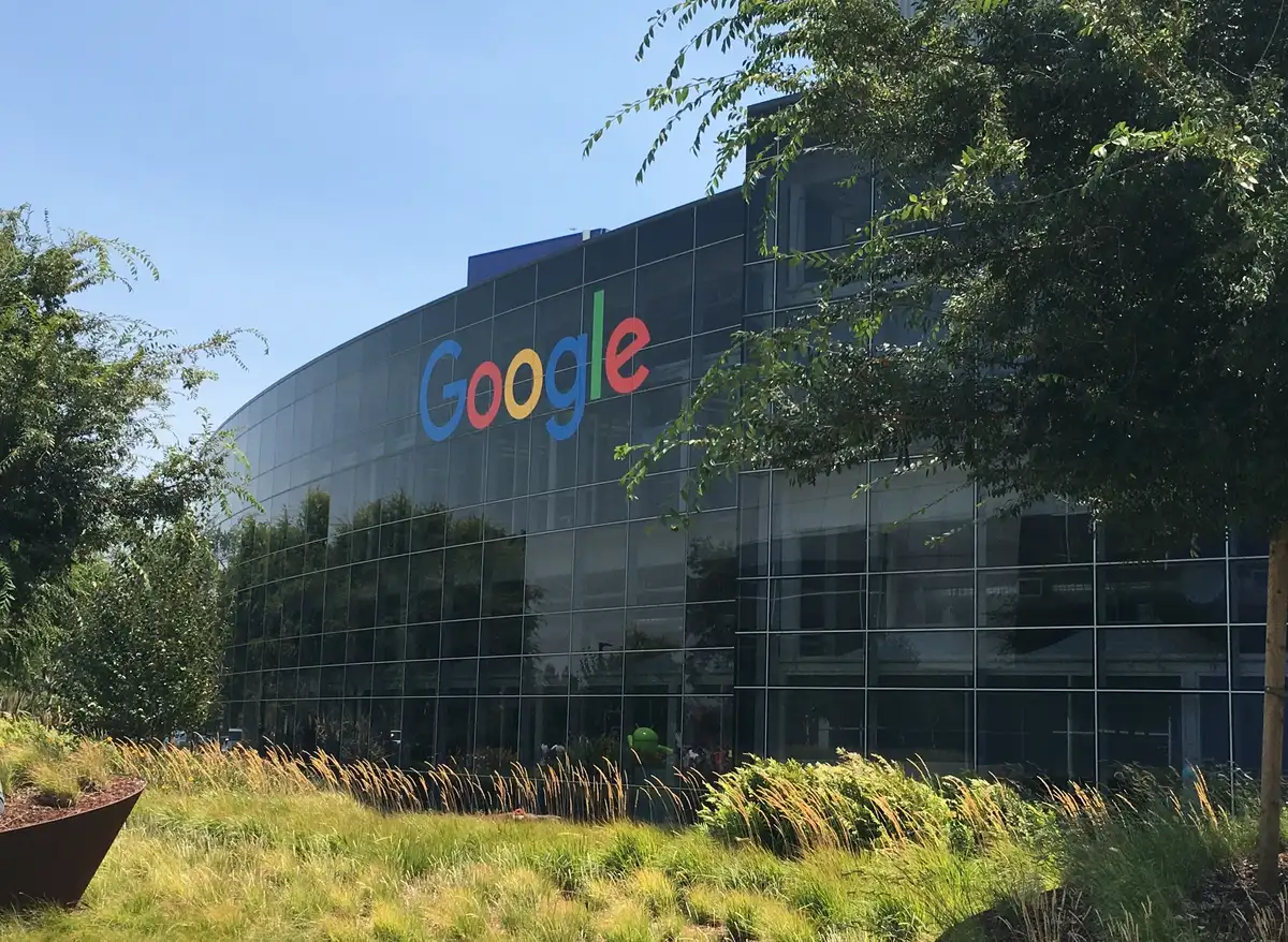 Google ofrece 15.000 becas en Colombia para estudiar IA: requisitos y cómo aplicar