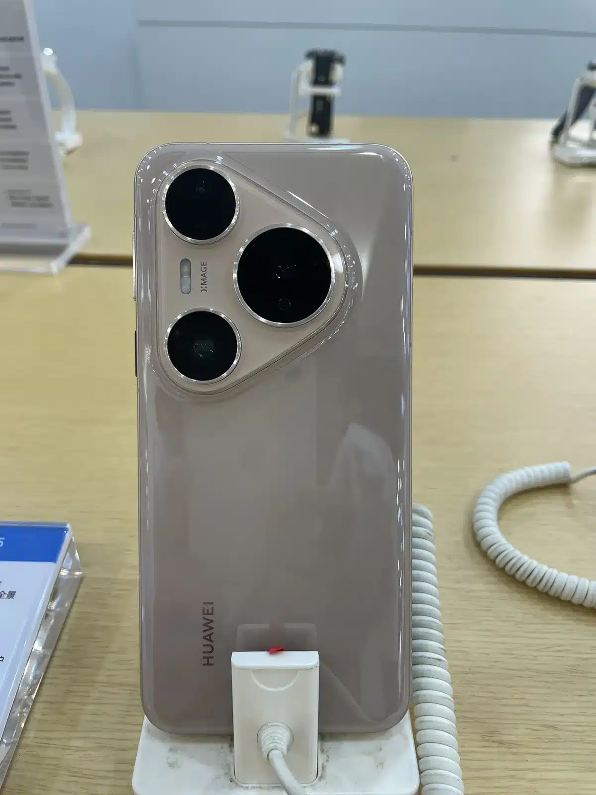 Huawei Pura 90 Plus: confirma chip Kirin 9025 en exhibición